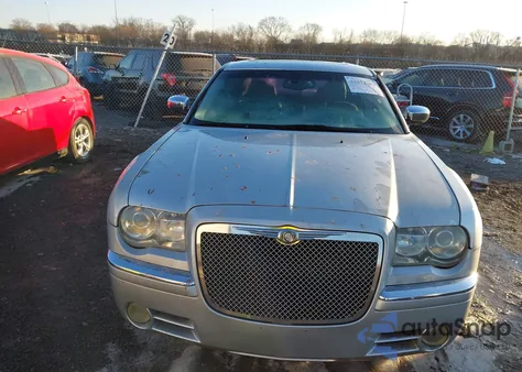 2005 Chrysler 300C z USA, uszkodzony, nr VIN 2C3JA63HX5H572237